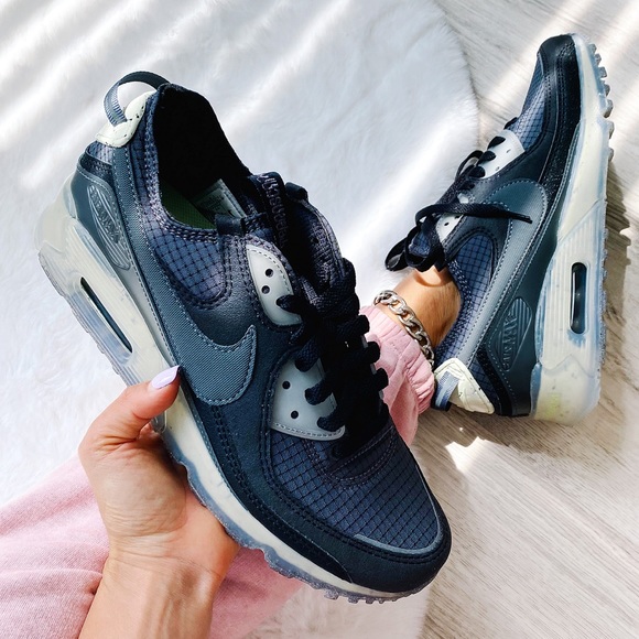 Nike Shoes - Nike air max 90 sneakers
